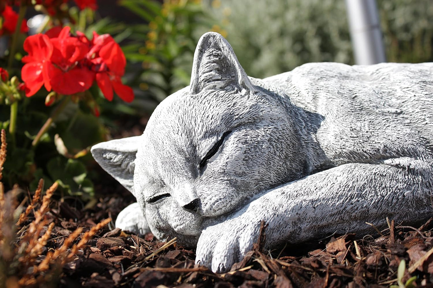 Steinfigur Schlafende Katze