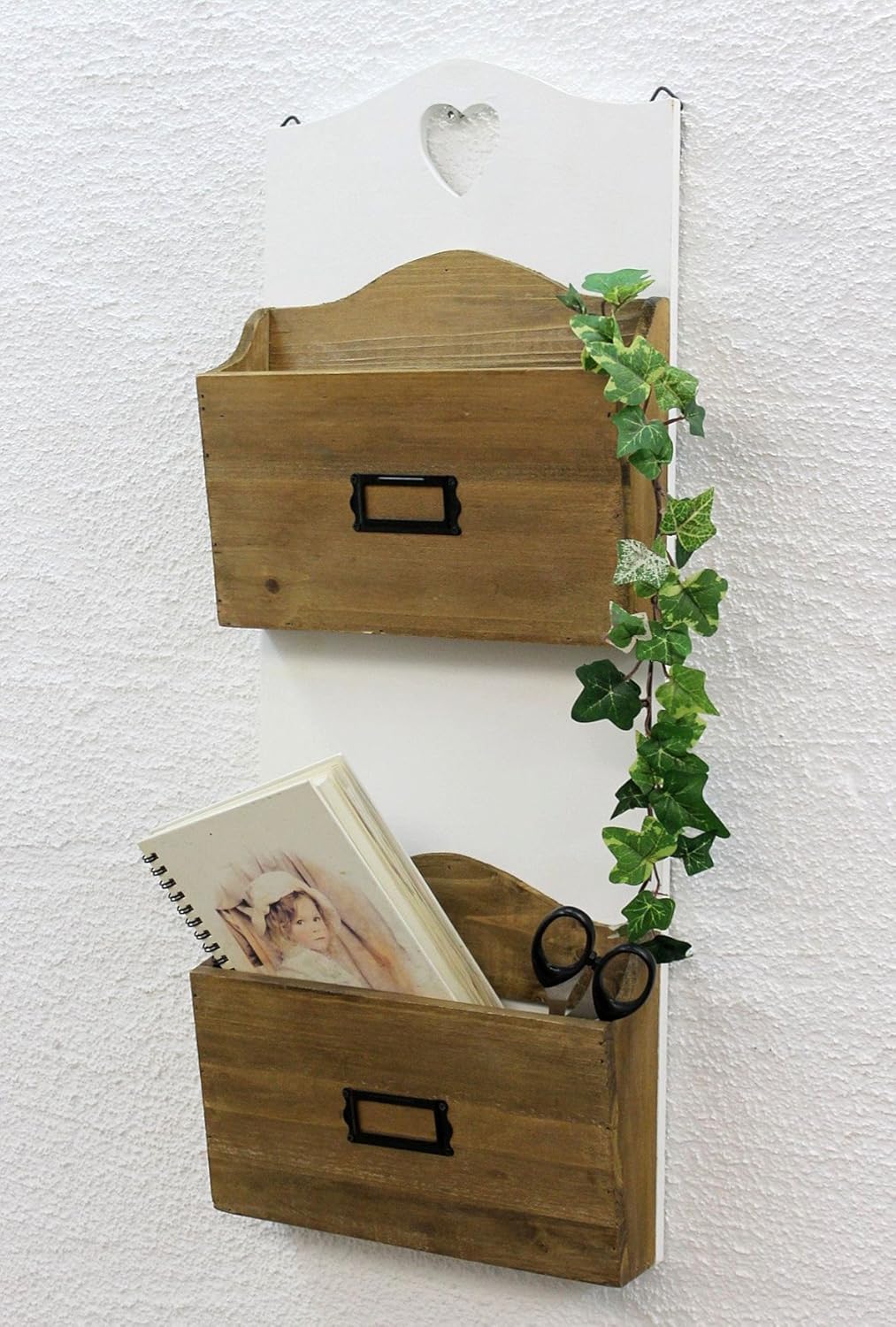 Wandregal Zeitungshalter mit Herz im Vintage-Look