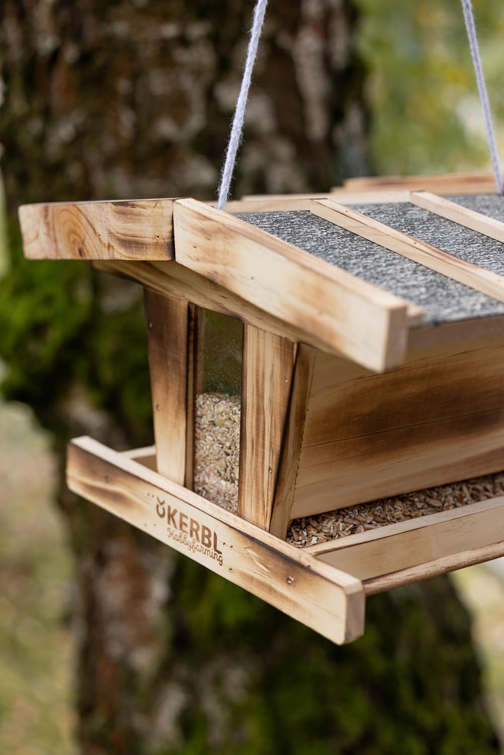 Wetterfestes Vogelfutterhaus aus Holz mit Sichtfenster