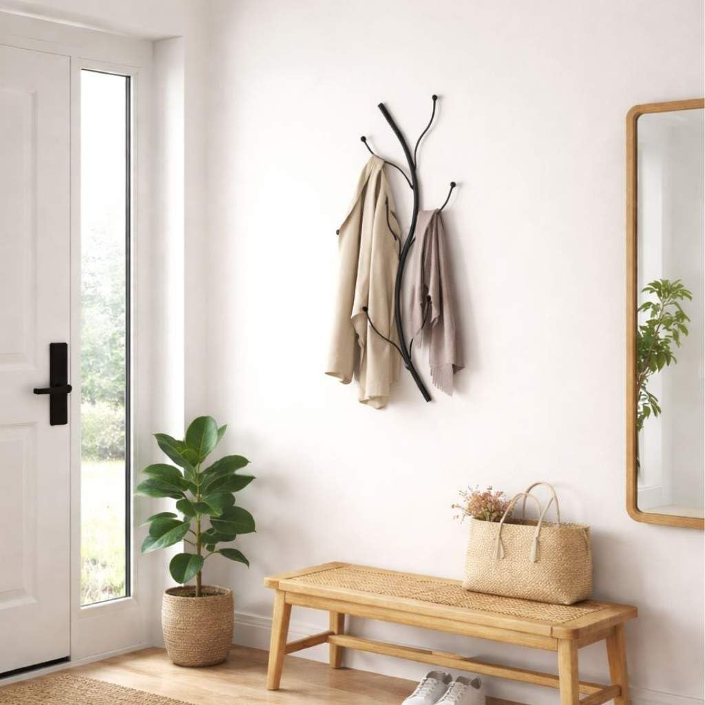 Wandgarderobe mit Hakenleiste