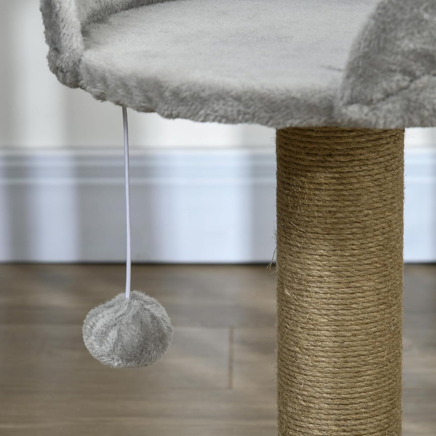 Katzenturm mit Spielball und Sisalstamm, Grau