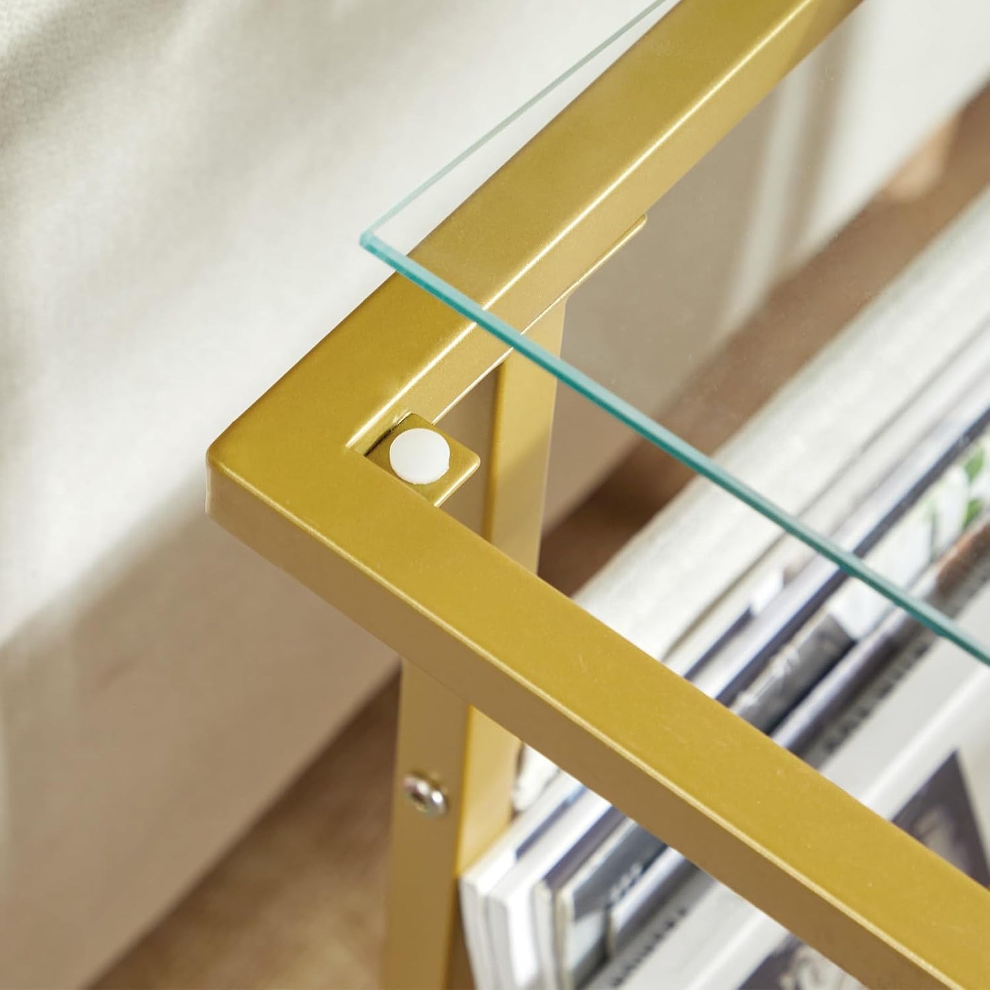 Schmaler Beistelltisch mit Zeitschriftenhalter, Gold