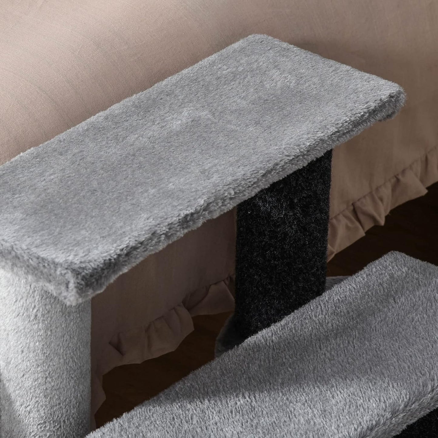 Haustiertreppe mit Kratzsäulen, 45L x 40B x 48H cm