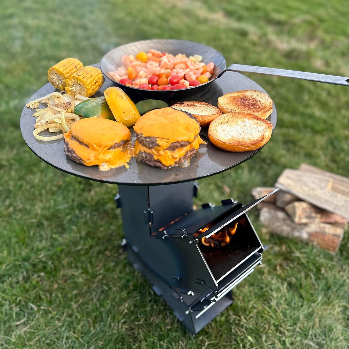 Raketenofen Set mit Feuerplatte und Grillzubehör, Raketenofen mit Grillplatte Bratpfanne und Grillbesteck