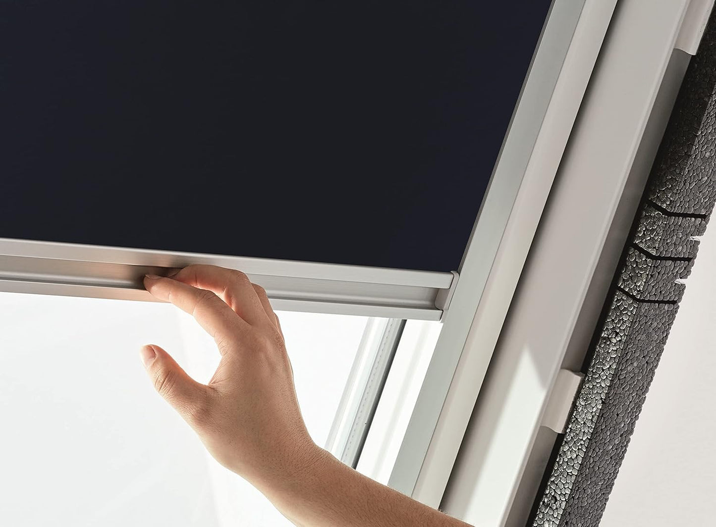 Verdunkelungsrollo für Dachfenster Designo R4/R7, B40 x H64 cm Führungsschiene Silber Blau