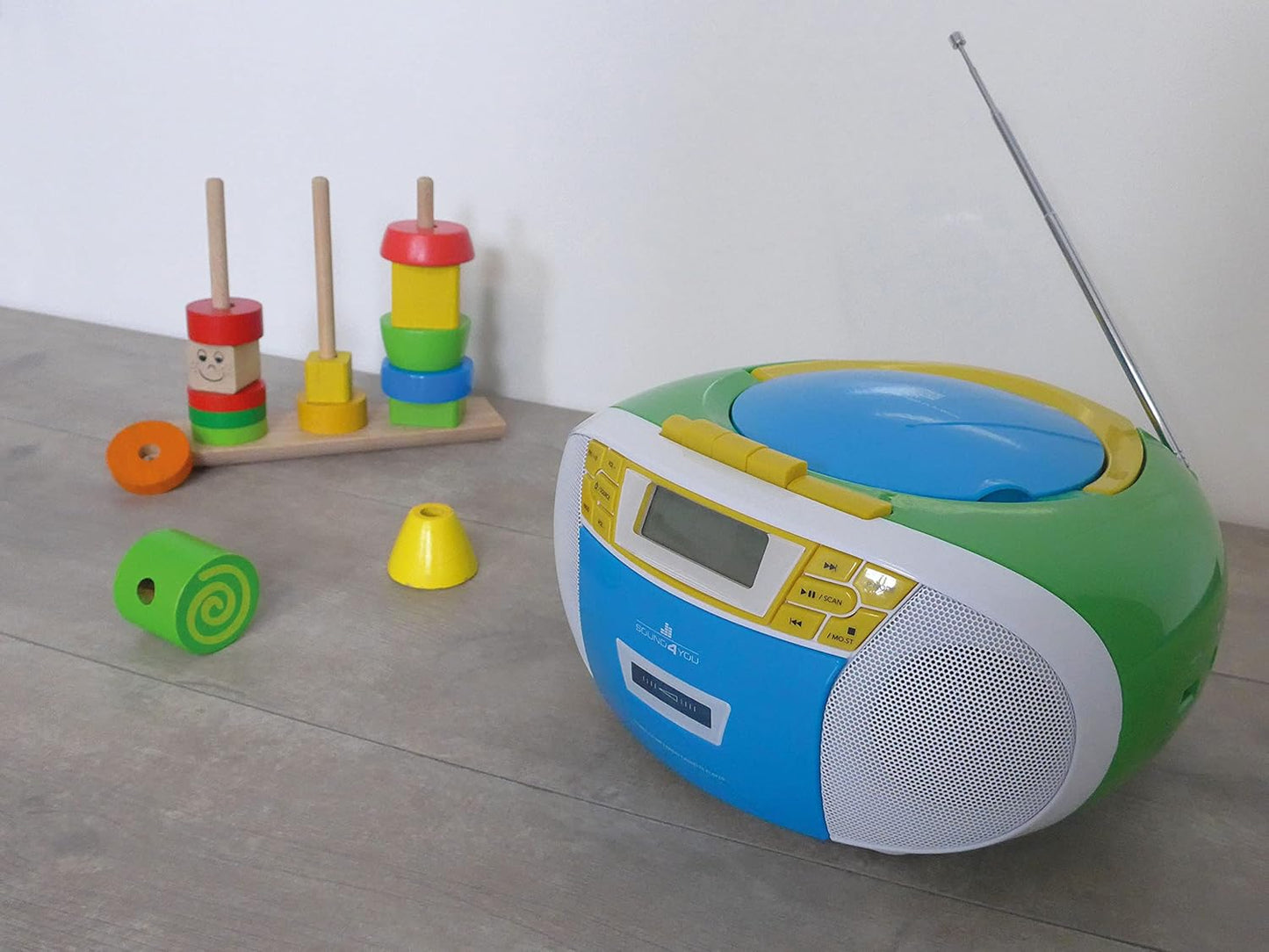 Tragbarer CD-Player mit Kassette & Radio, USB/AUX/MP3, Bunt