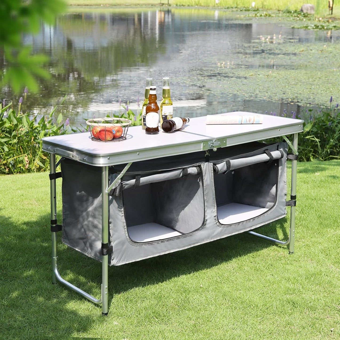 Faltbarer, höhenverstellbarer Campingtisch mit Stauraum, Weiß+grau
