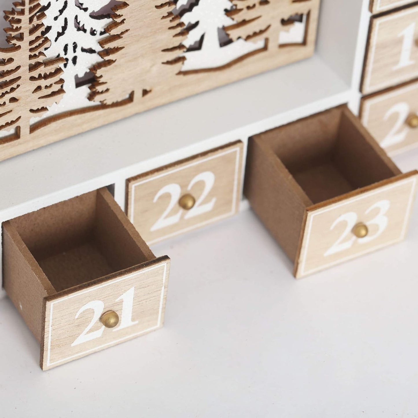 DIY-Adventskalender mit LED-Beleuchtung, Fliegender Weihnachtsmann mit LED Beleuchtung