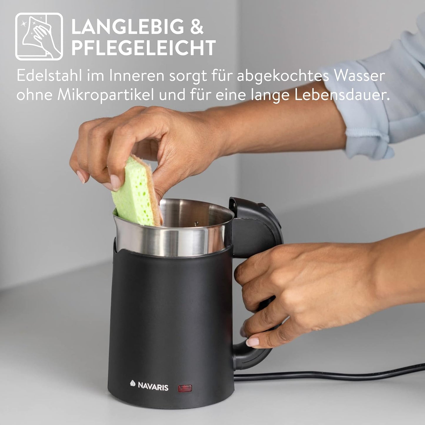 Reisewasserkocher mit Trinkbechern (0,5 Liter), Schwarz