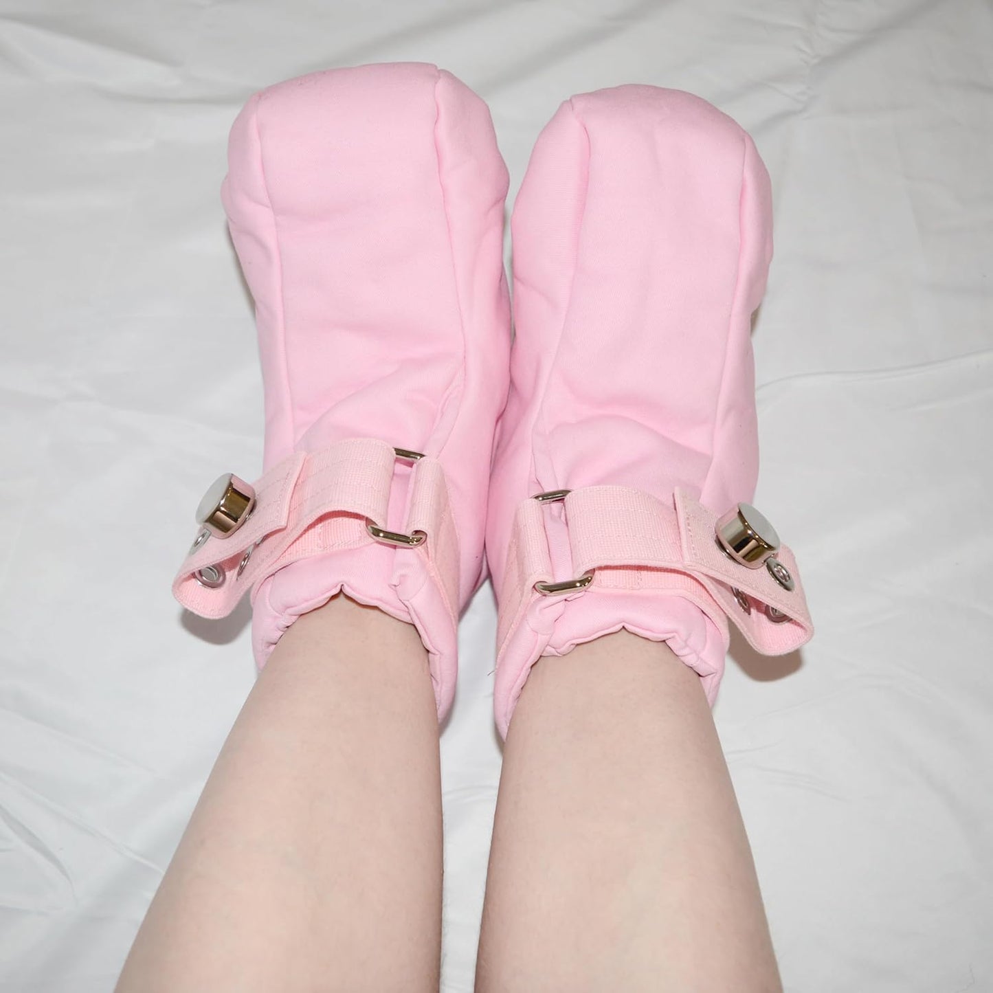 Abschliessbare ABDL Fussfessel mit Magnet-Schloss und Spike-Einlagen, Rosa