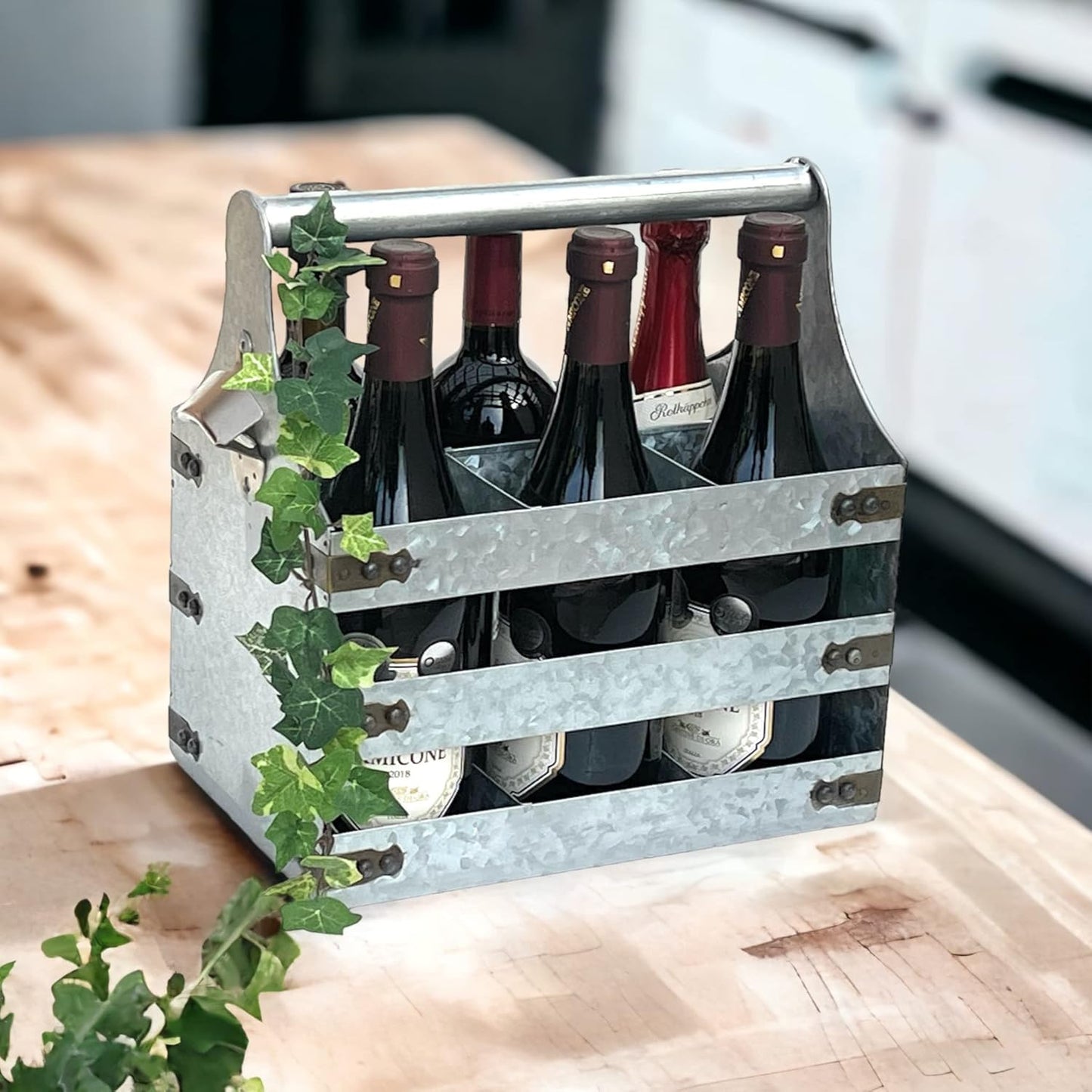 Weinträger mit Flaschenöffner