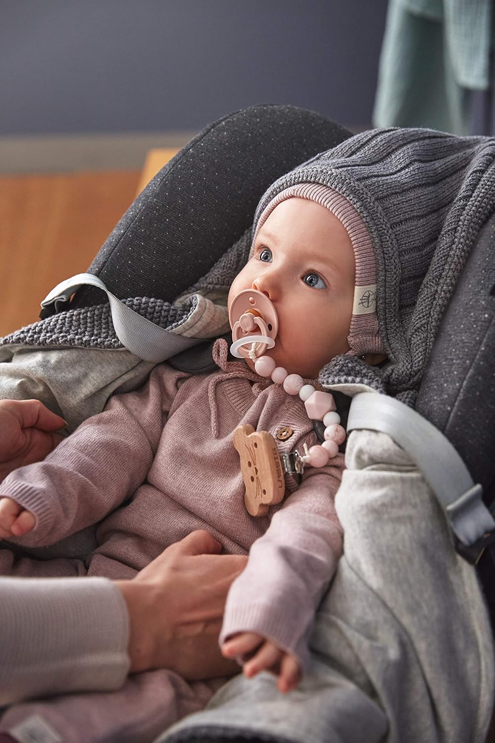 Baby Strickdecke mit Kapuze, für 3-Punkt-Gurtsysteme, Anthracite