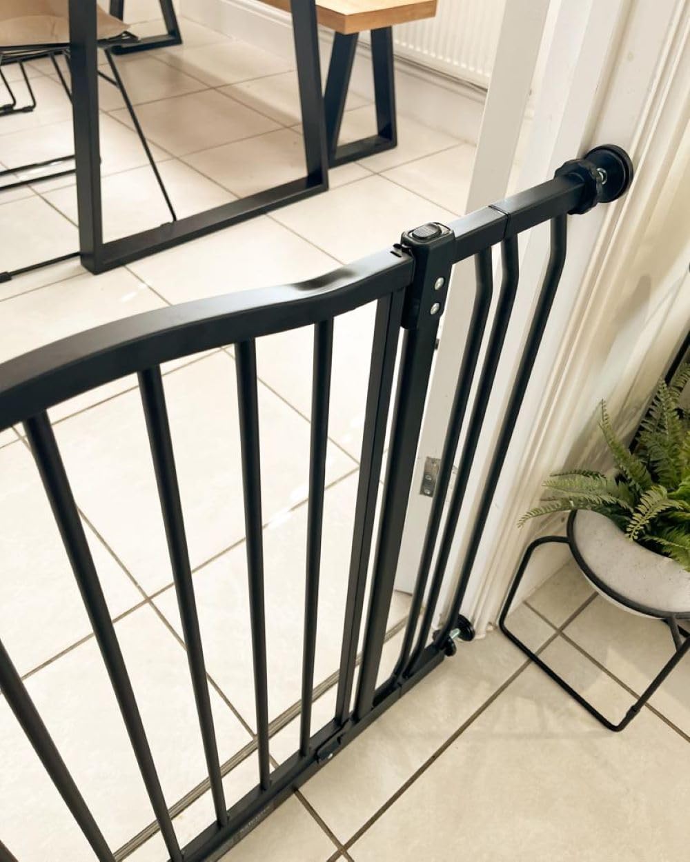 Gebogenes Hundetor für einfache Installation, Schwarz 71cm - 80cm