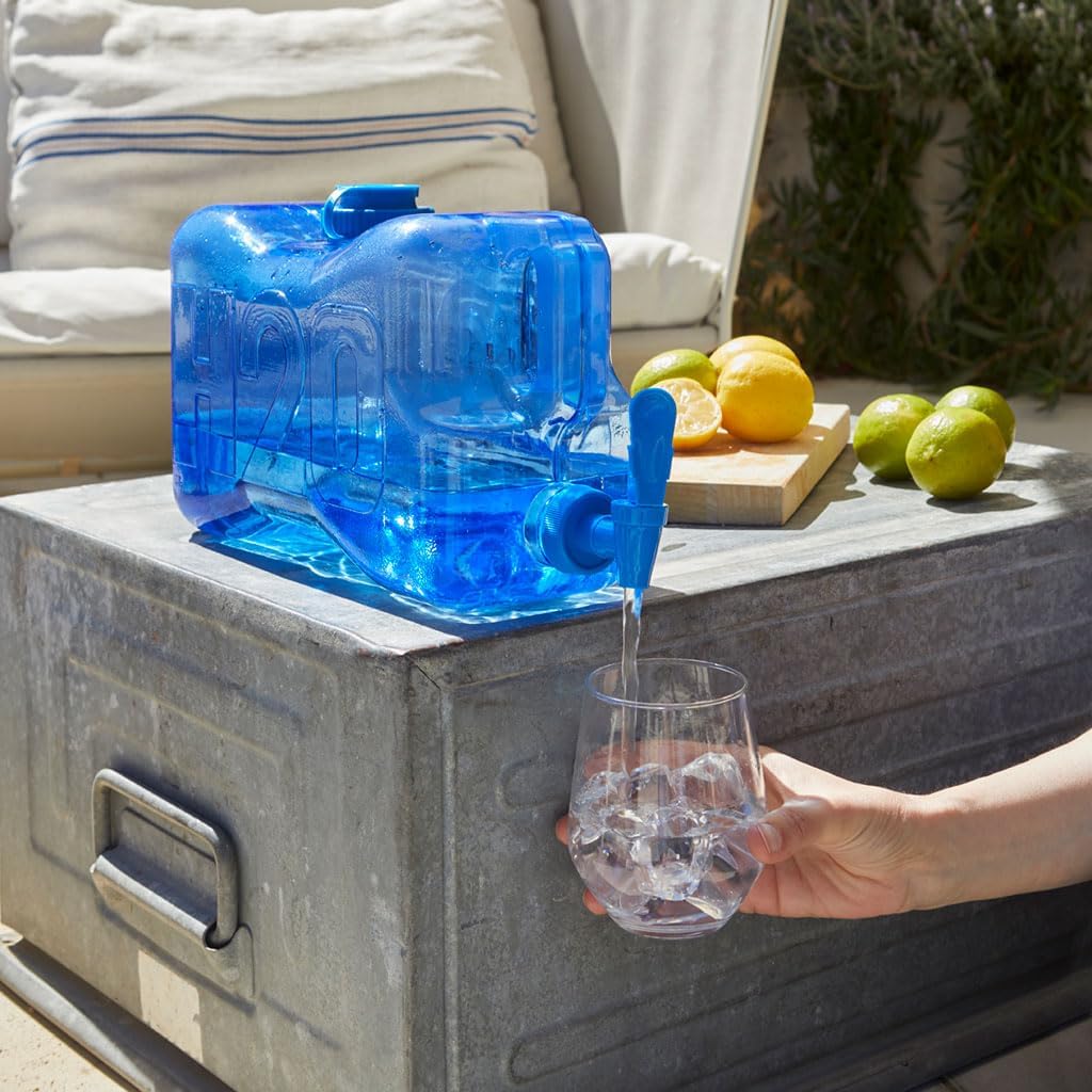Wasserspender mit Zapfhahn und Griff