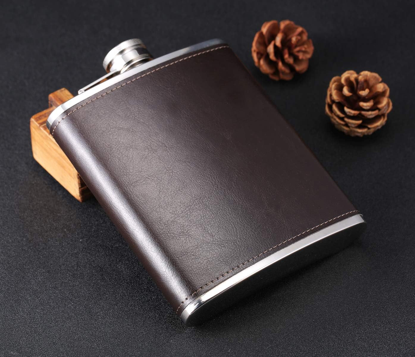 Edelstahl Flachmann mit Lederhülle, 18 oz A. Coffee