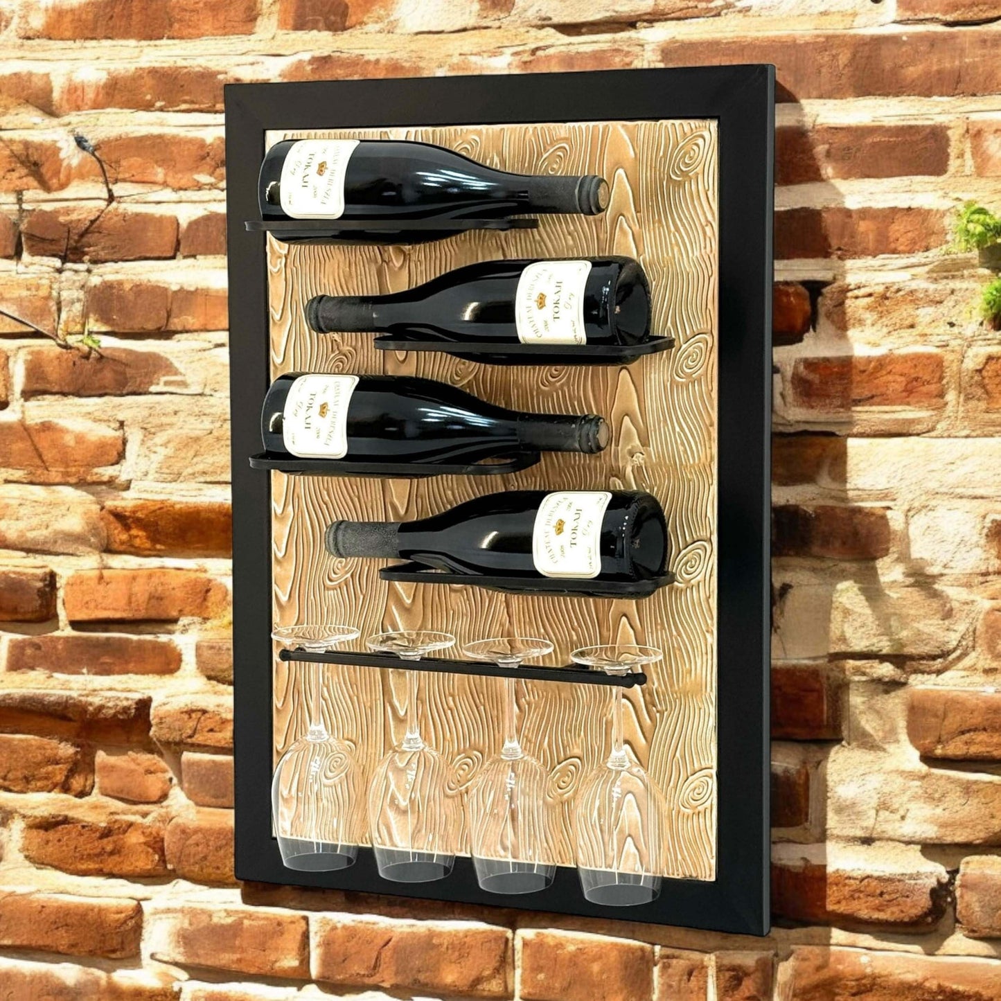 Weinregal mit Glashalter