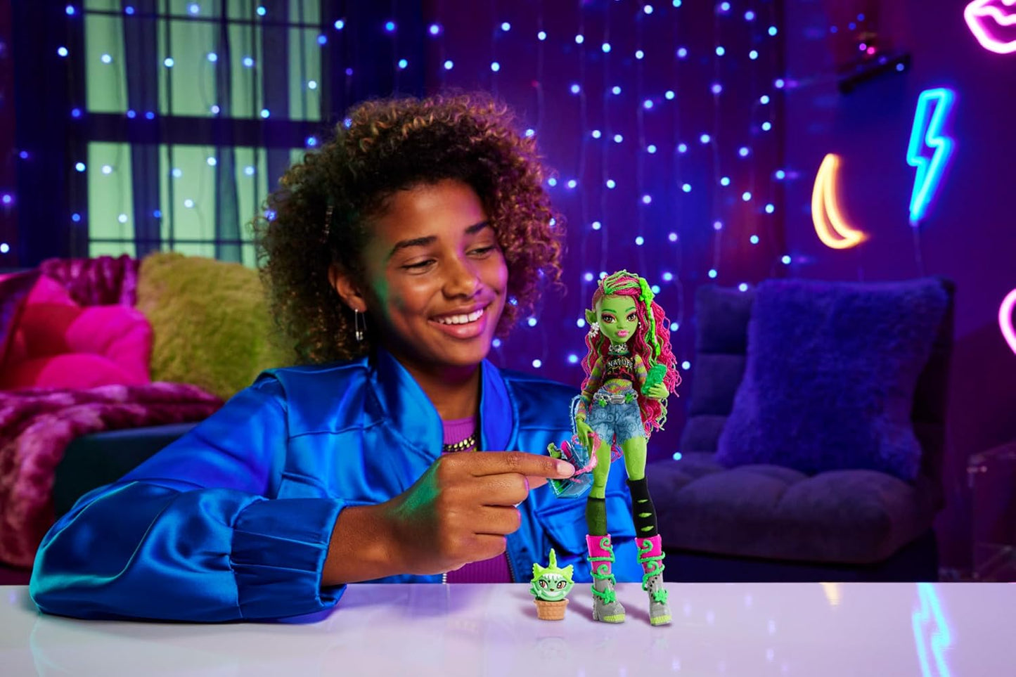 Venus McFlytrap-Puppe mit Katzentier Chewlian, Limonengrün