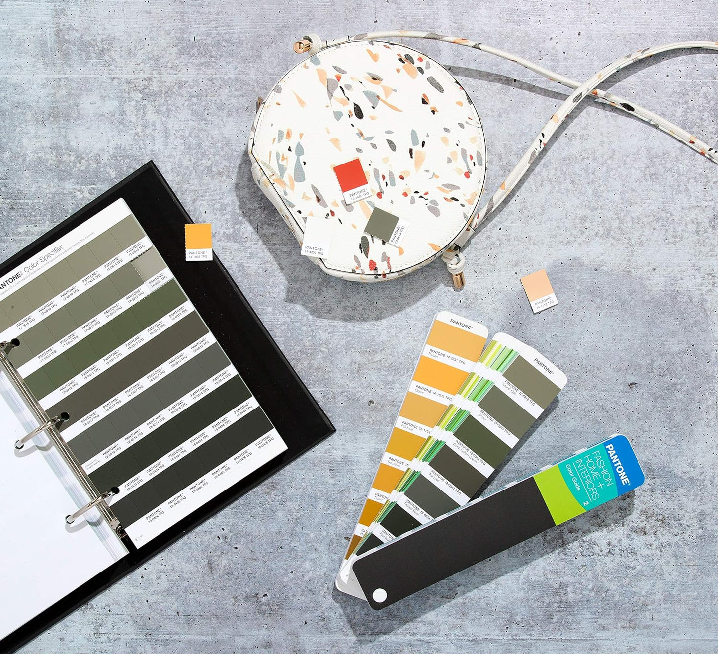 FHIP230A Color Specifier & Guide Set mit herausnehmbaren Chips, Braun