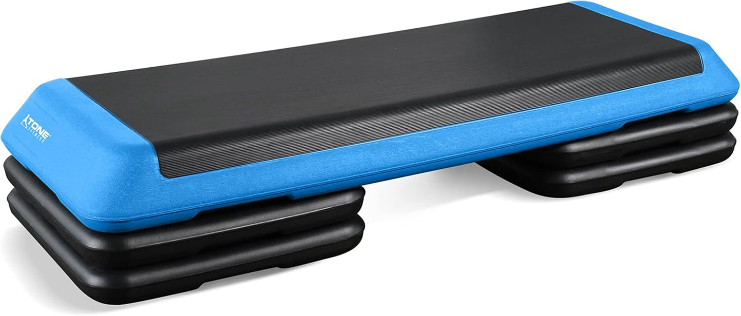 Kompakte Aerobic-Stepplattform, Blau mit schwarzen Setzstufen