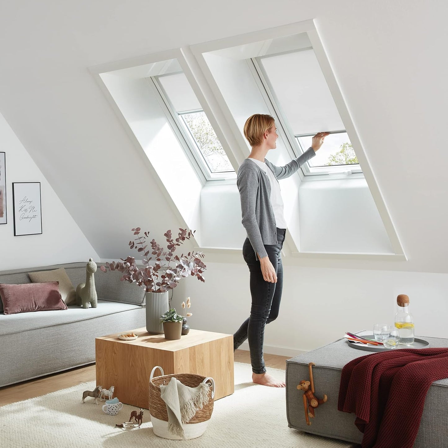 Tageslichtrollo für Roto Dachfenster Designo R6/R8/i8, Weiss ; Führungsschiene Silber ; B35 x H98 cm