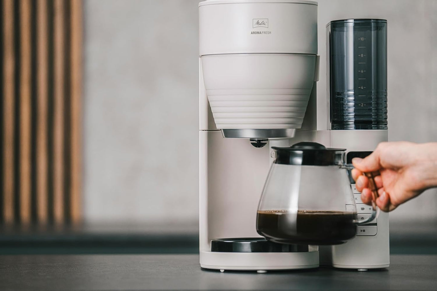 AromaFresh Pro X Filterkaffeemaschine mit Mahlwerk, Warm-grey Modern