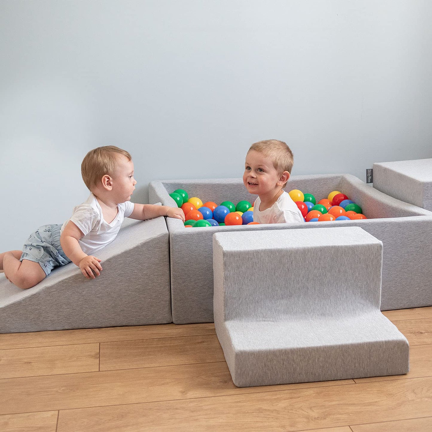 Spielplatz, Hellgrau: Zwickel, Multi-Grösse