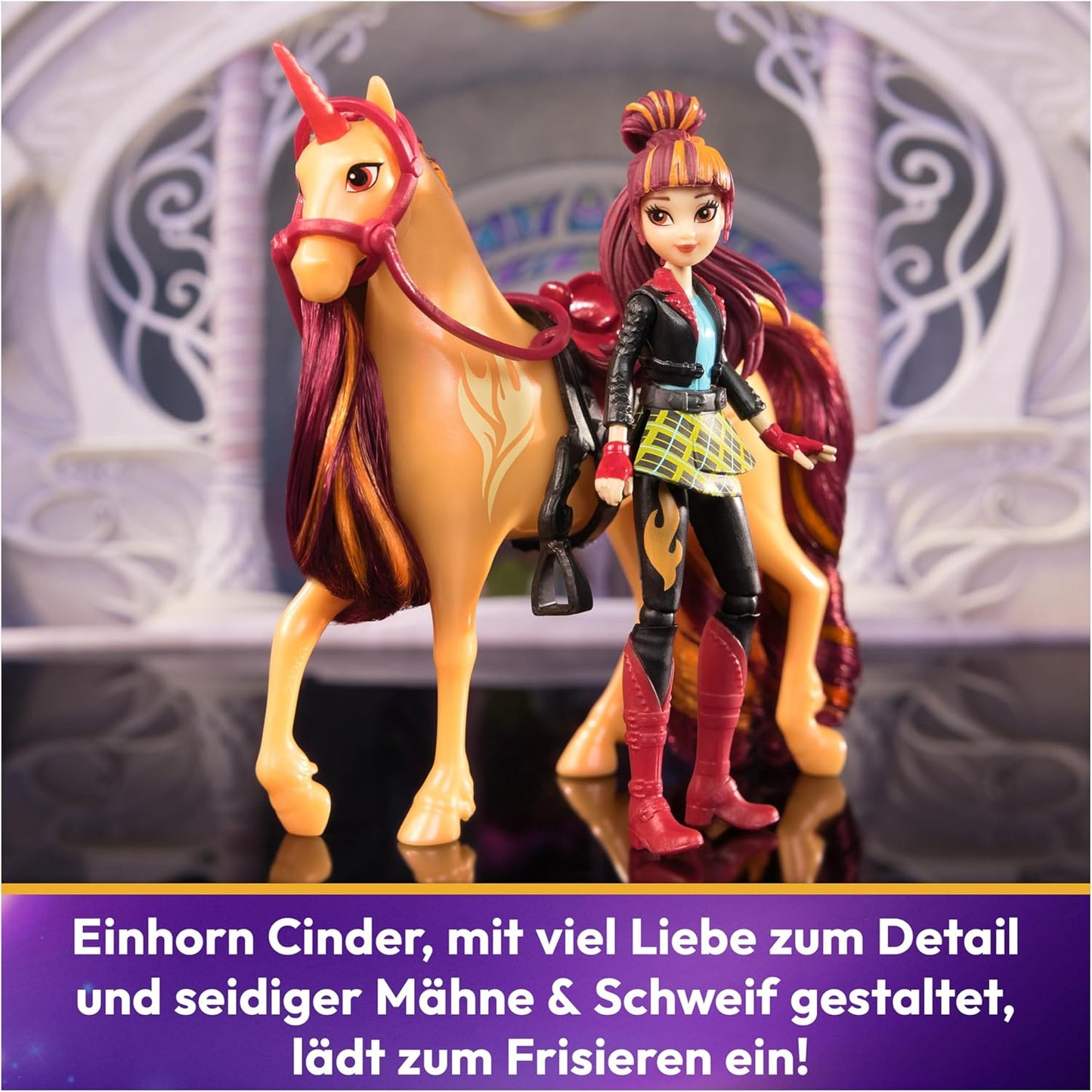 Valentina & Cinder, Valentina und Einhorn Cinder