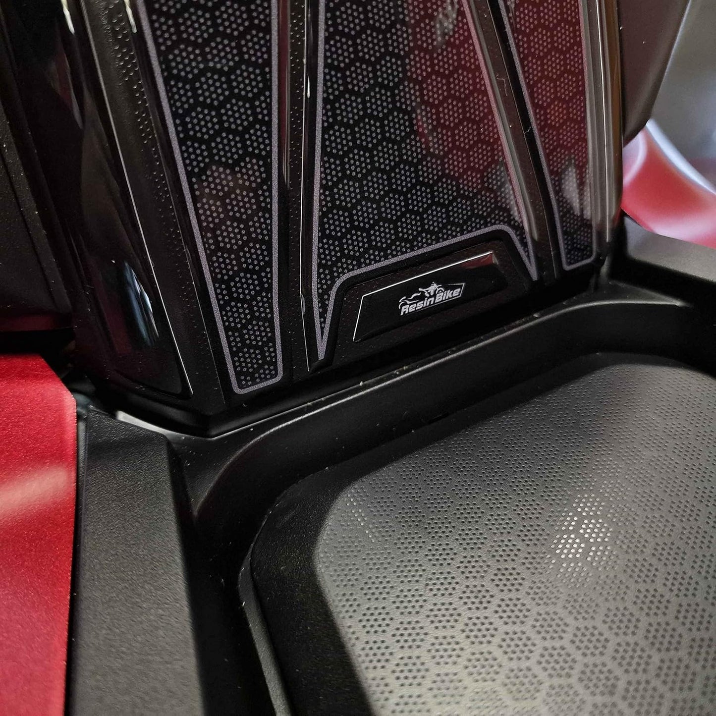 Resin Bike Tankdeckelschutz für Honda ADV 350 2022-2025, Protezione Sportello Serbatoio Sella