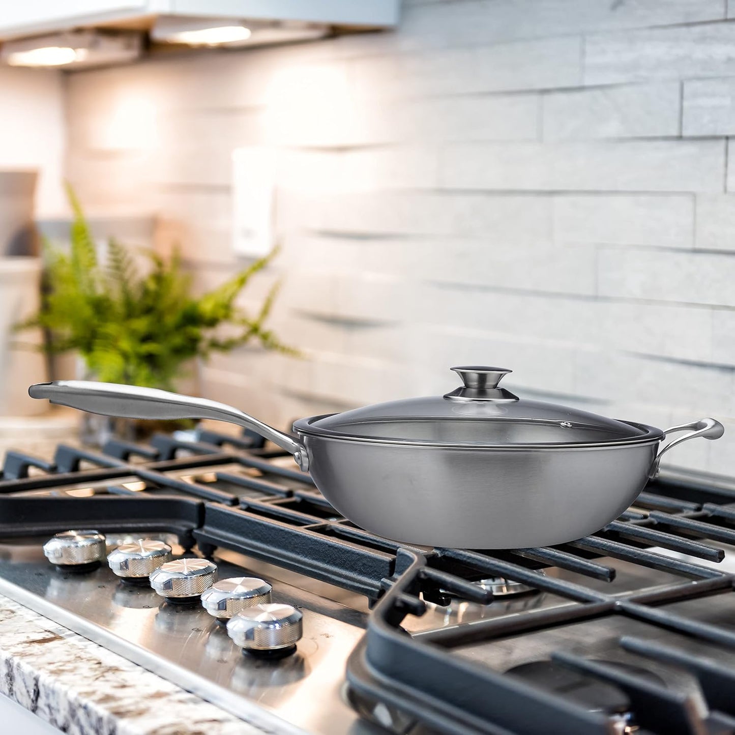 Unbeschichteter Wok mit Griff