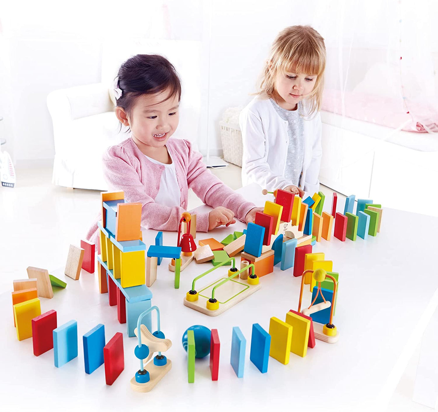 Domino Fantastico, Zeitgenössisch