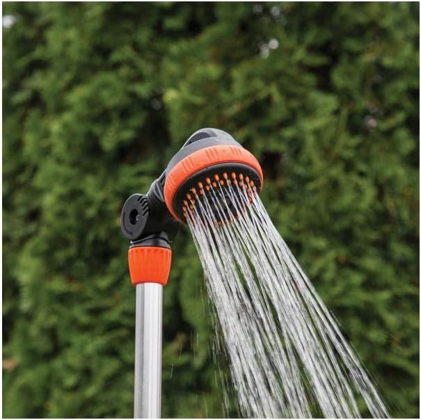 Verstellbare Gartendusche mit Erdspiess