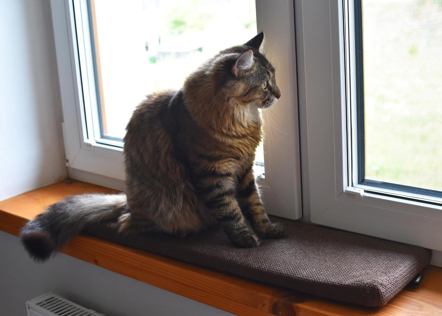 Katzen Fensterliege Cleo mit rutschfester Rückseite, Braun Struktur 70 x 27 x 3 cm