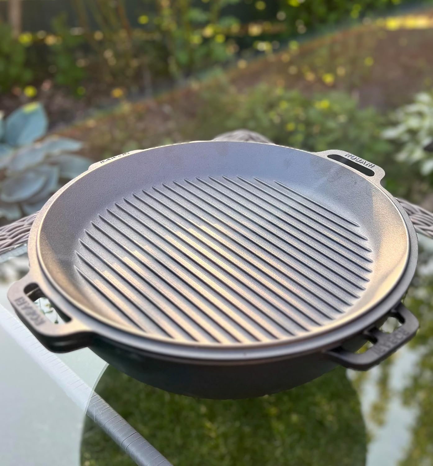 Gusseisen Kasan 12 L mit Grilldeckel + Schaumlöffel