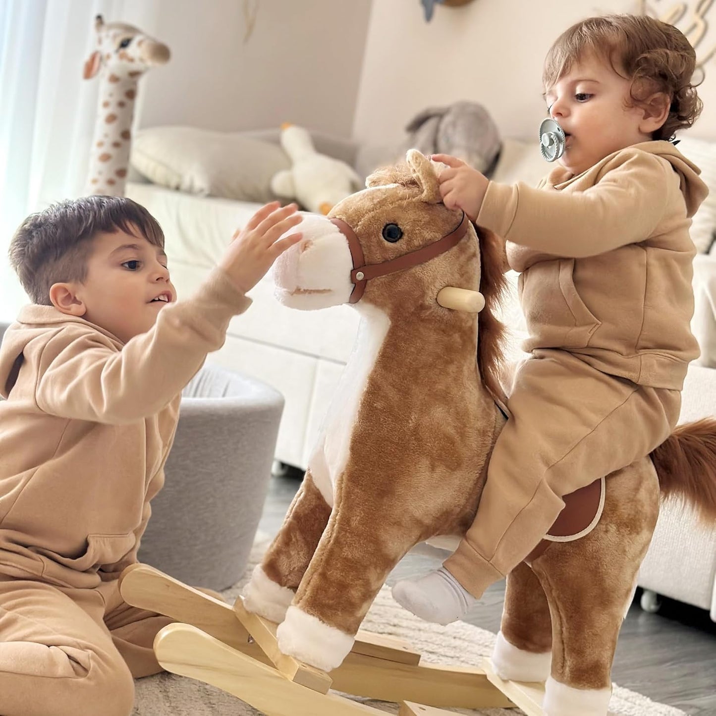 Kinder Schaukelpferd mit Tiergeräusche, Braun