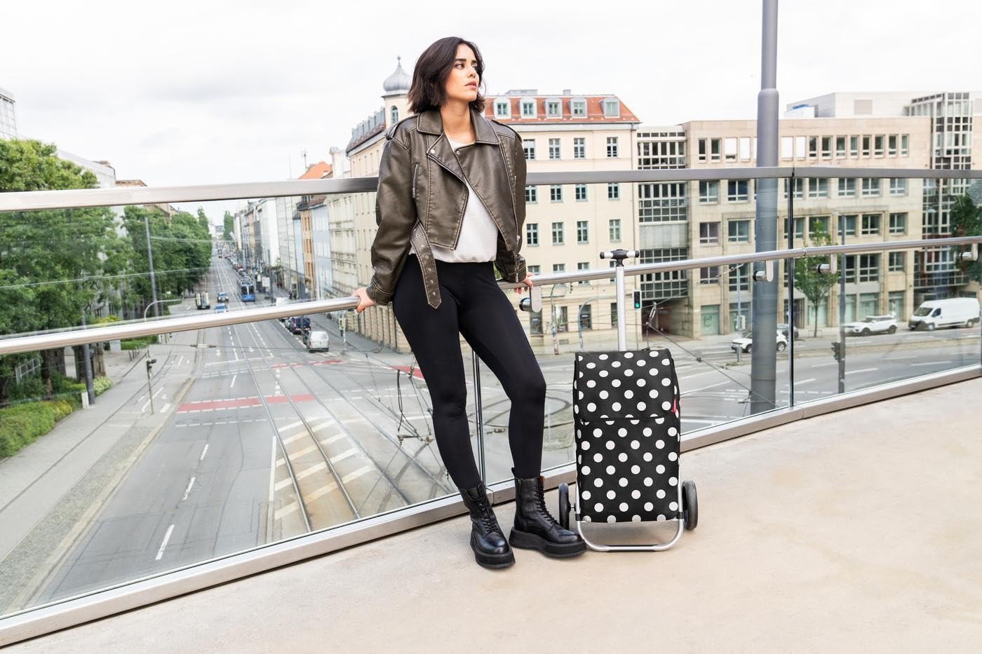 Shopping Trolley für Wocheneinkauf, leicht & geräumig, Einheitsgrösse Dots White