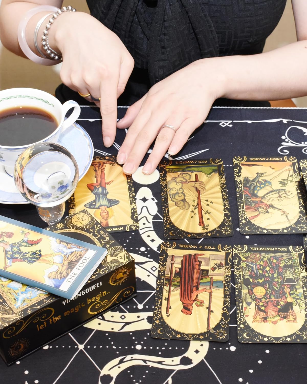 Englische Waite-Tarotkarten, Schwarz und Gold zu kombinieren