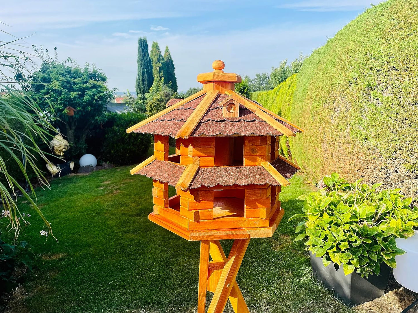 Wetterfestes Futterhaus mit Ständer, Größe XL mit Ständer Rot - Braun
