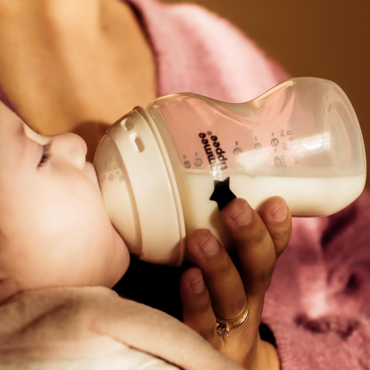 Tragbarer Babyflaschen- und Nahrungswärmer
