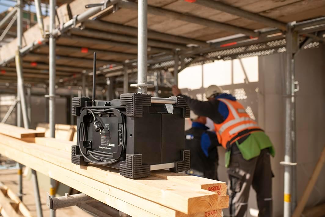 Baustellenradio Rockhart mit DAB+, Bluetooth & Akku