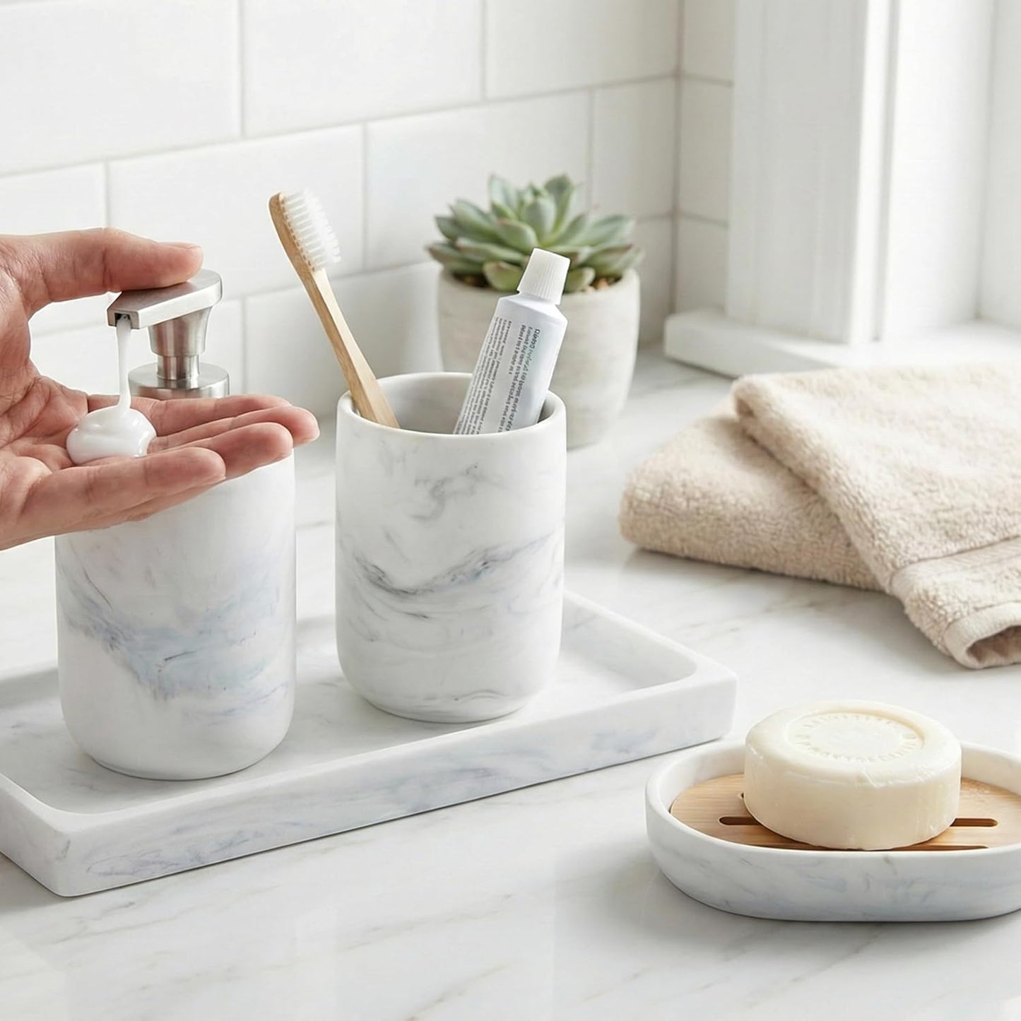 Badezimmer Set mit Tablett und Seifenspender, Set 4 Marble
