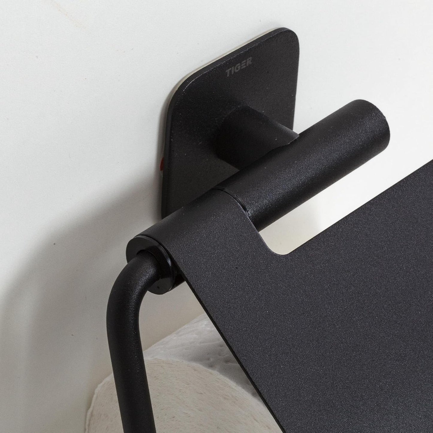Toilettenpapierhalter Colar, mit Deckel Schwarz