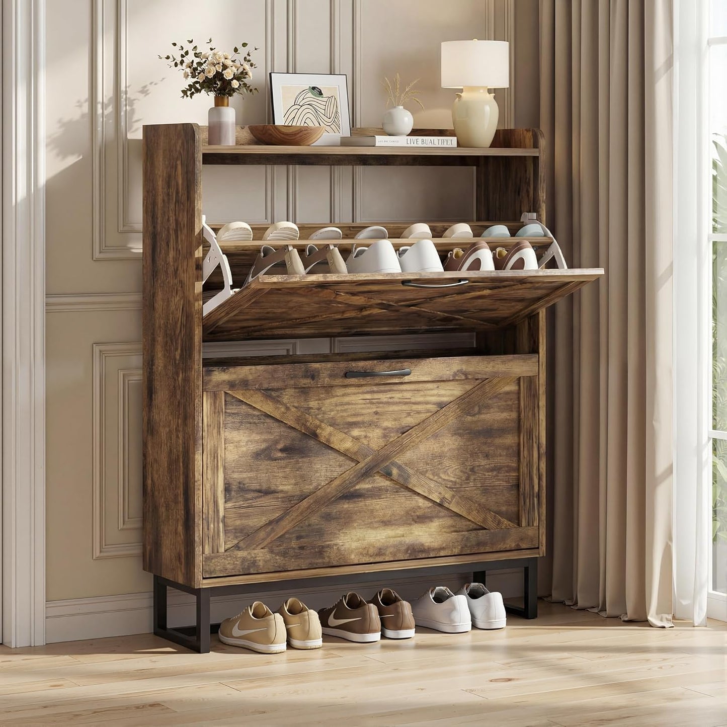 Schmaler Schuhschrank mit 2 Klappen und 4 Ablagen, Braun
