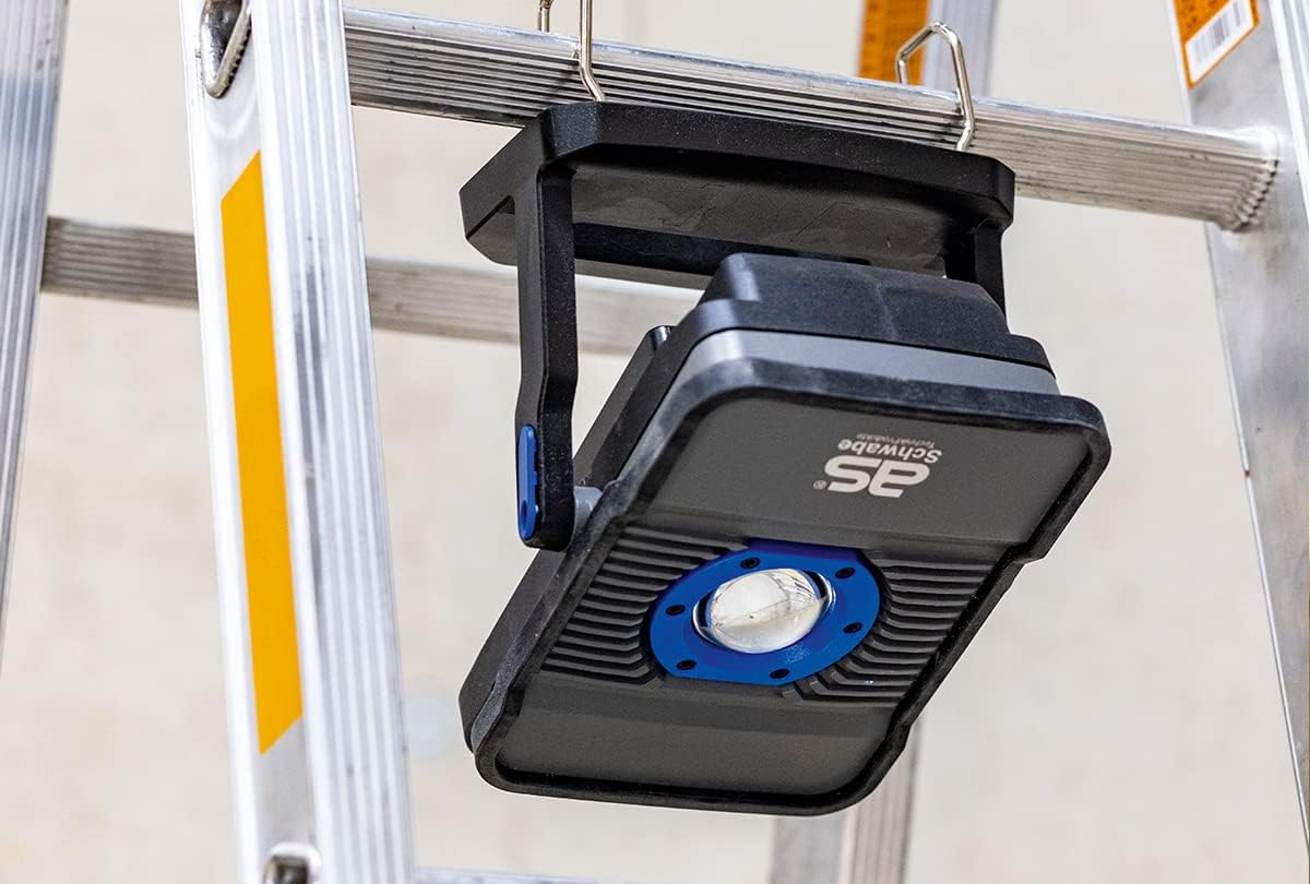 Akkubetriebener LED-Baustrahler mit Powerbank-Funktion, A2
