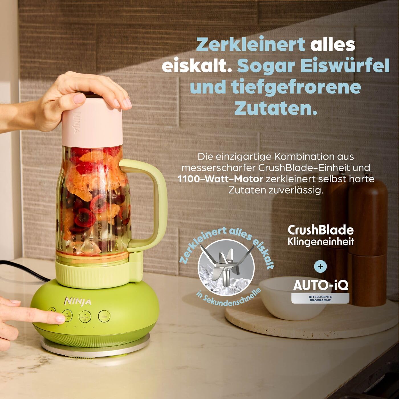 BlendBoss Mixer mit tragbarem Becher, 32 x 18.3 x 29 cm Blaue Himbeere