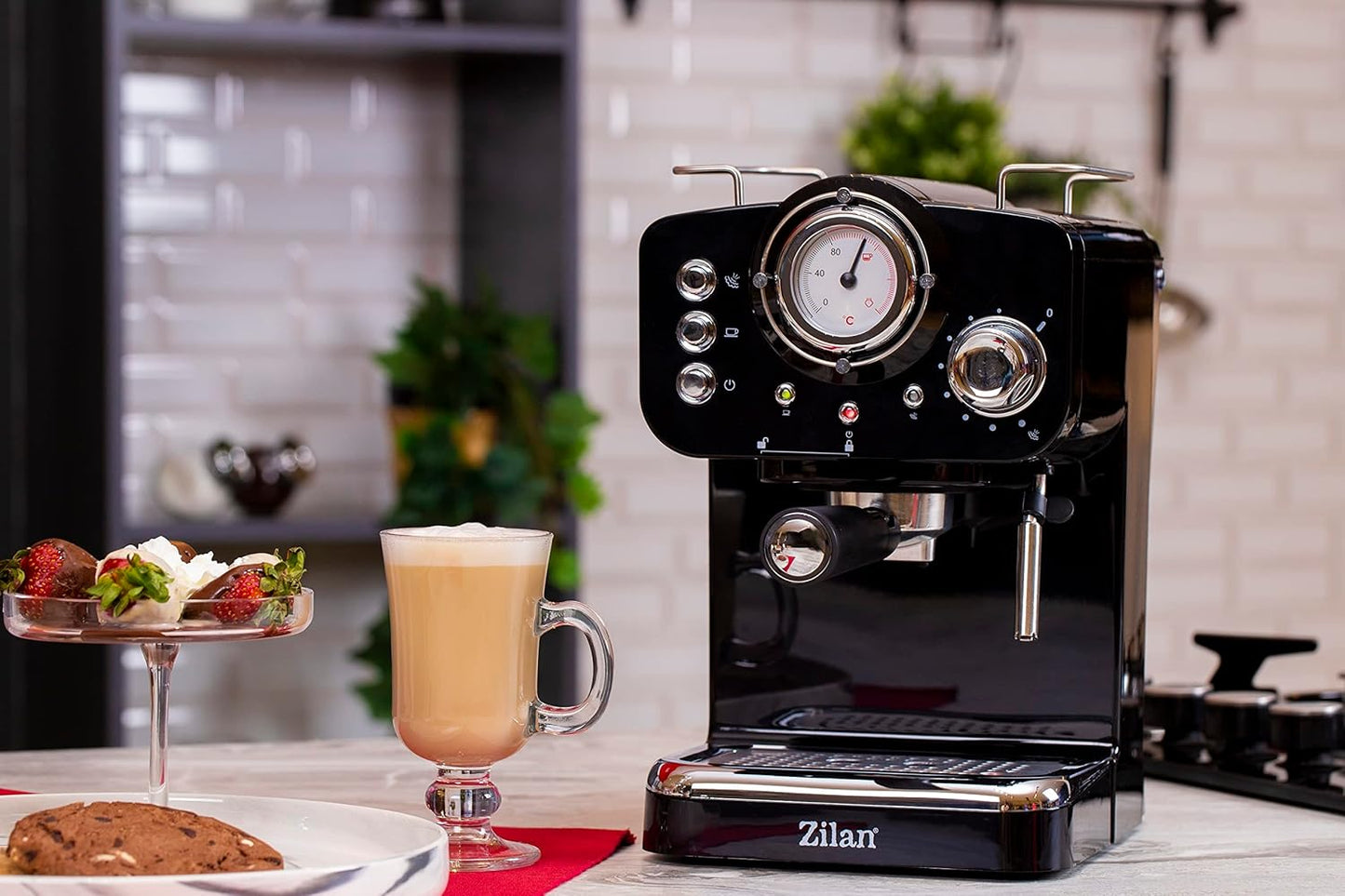 Espressomaschine mit Milchaufschäumer, Retro Design
