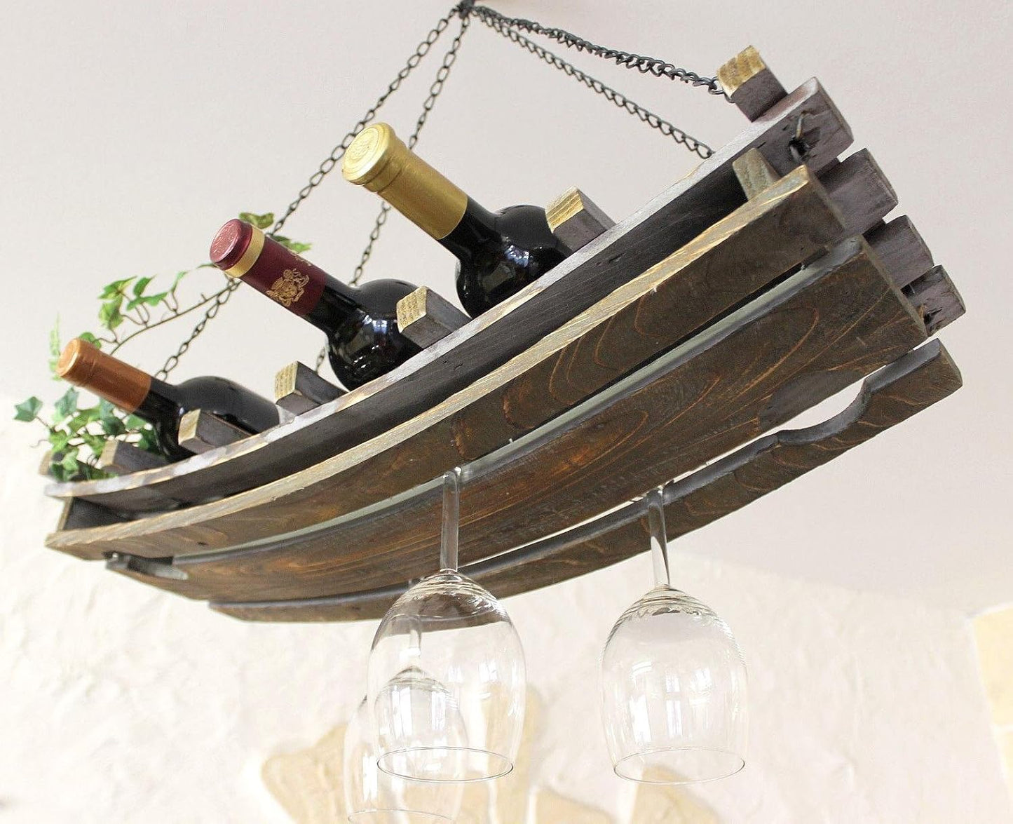 Weinregal mit Glashalter für die Deckenmontage