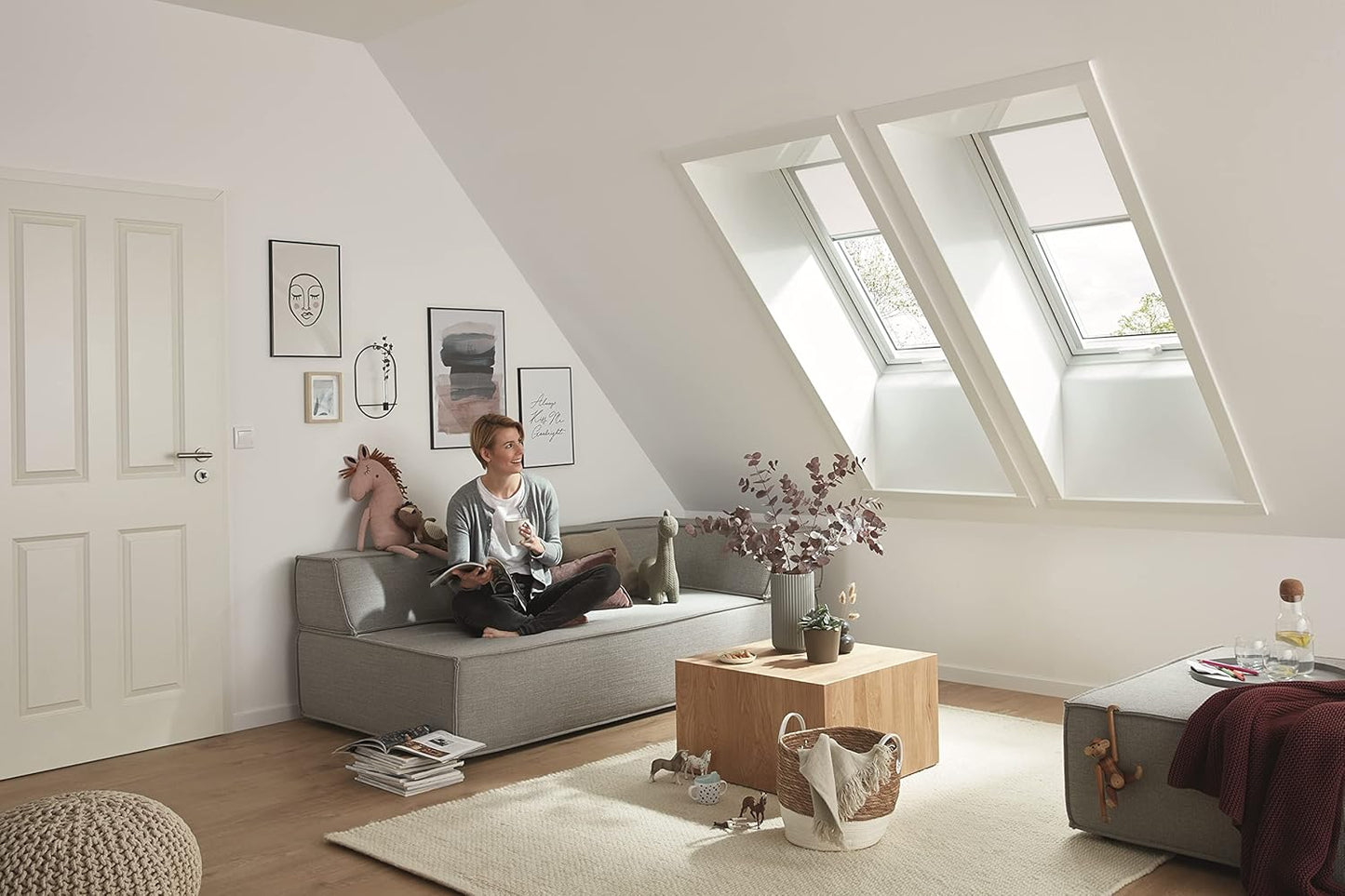 Tageslichtrollo für Roto Dachfenster Designo R6/R8/i8, Weiss ; Führungsschiene Silber ; B35 x H98 cm