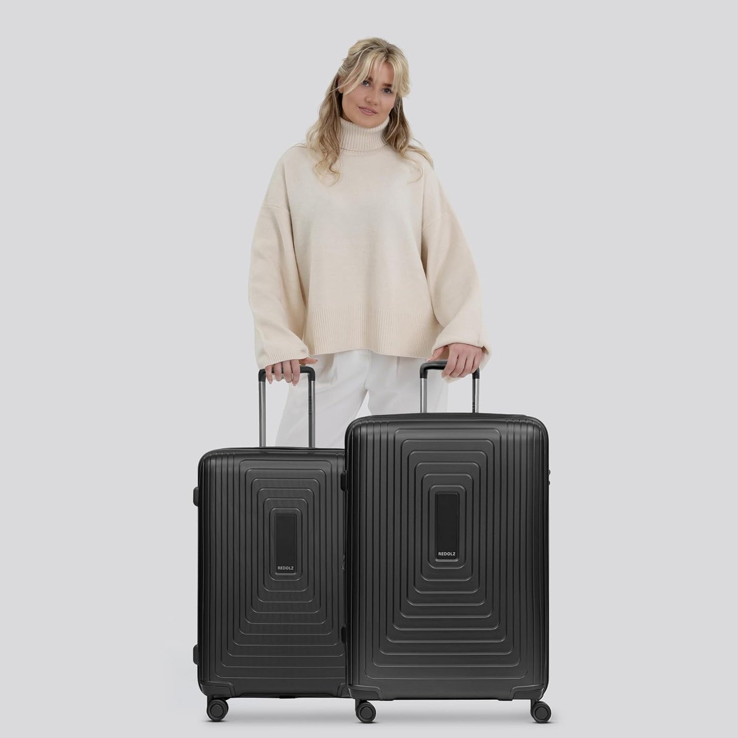 Essentials 14 4 Rollen Kofferset 2-teilig mit Dehnfalte, Black Metallic 2-SET Trolley M+ & Trolley L+ erweiterbar