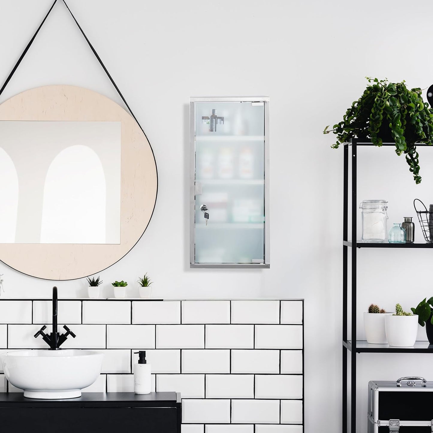 Abschliessbarer Medizinschrank