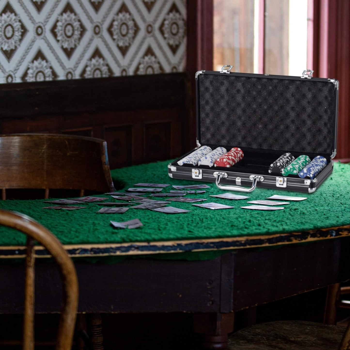 Pokerkoffer-Set mit 300 Chips und Zubehör